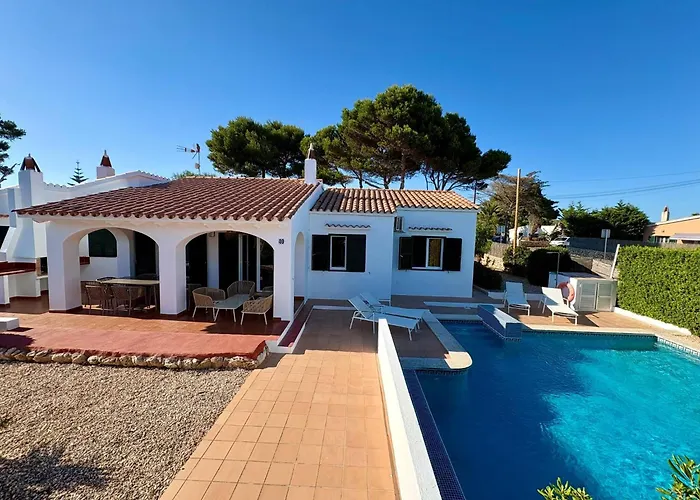 Villa Gabriela With Private Pool Near The Sea